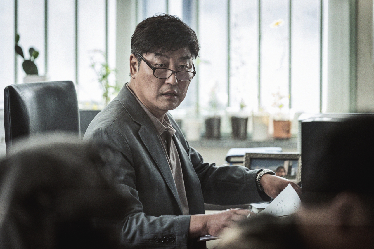Song Kang-ho in “Emergency Declaration” (Showbox)