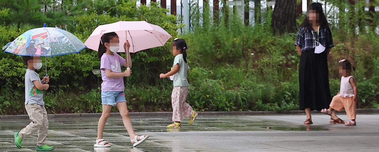 Children at Children`s Grand Park in eastern Seoul on July 31 (Yonhap)