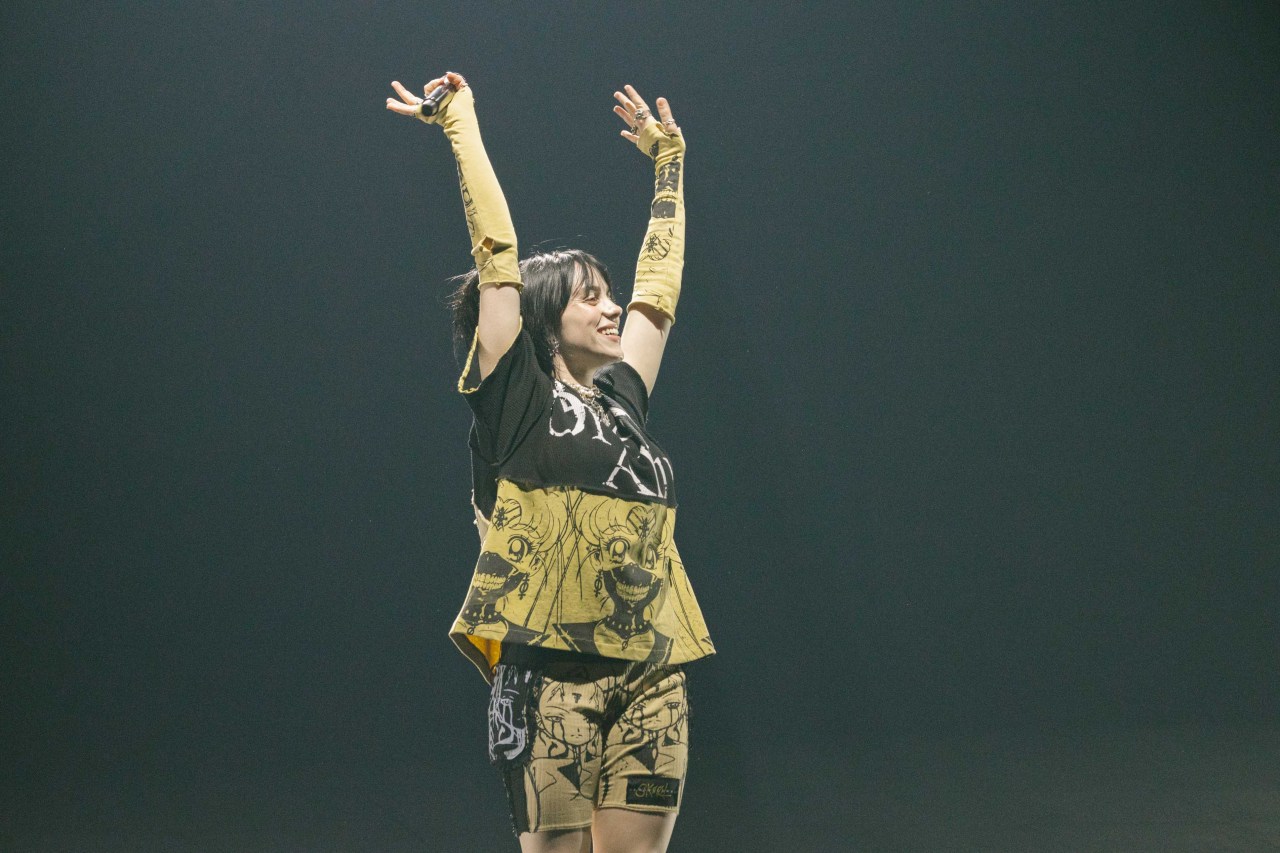 American pop star Billie Eilish performs during her second concert in Korea, “Hyundai Card Super Concert 26 Billie Eilish,” held at Gocheok Sky Dome in western Seoul on Monday. (Hyundai Card)