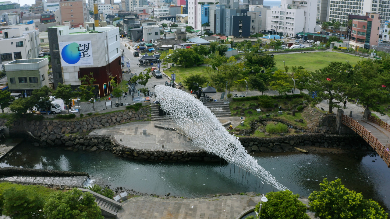 A giant whale installation stands near the Sanjicheon Gallery, Jeju Island, before the festival. (Jeju Tourism Organization)