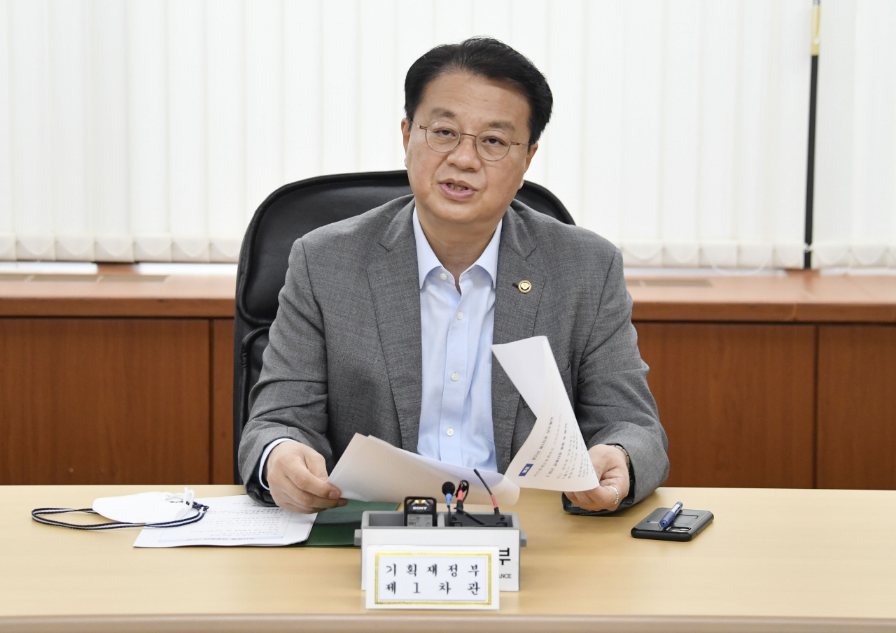 “Wakil Menteri Pertama Bang Ki-seon “Tinjauan rencana dukungan untuk warisan bisnis keluarga setelah suksesi pendiri ketika dia masih hidup” – Herald Economics