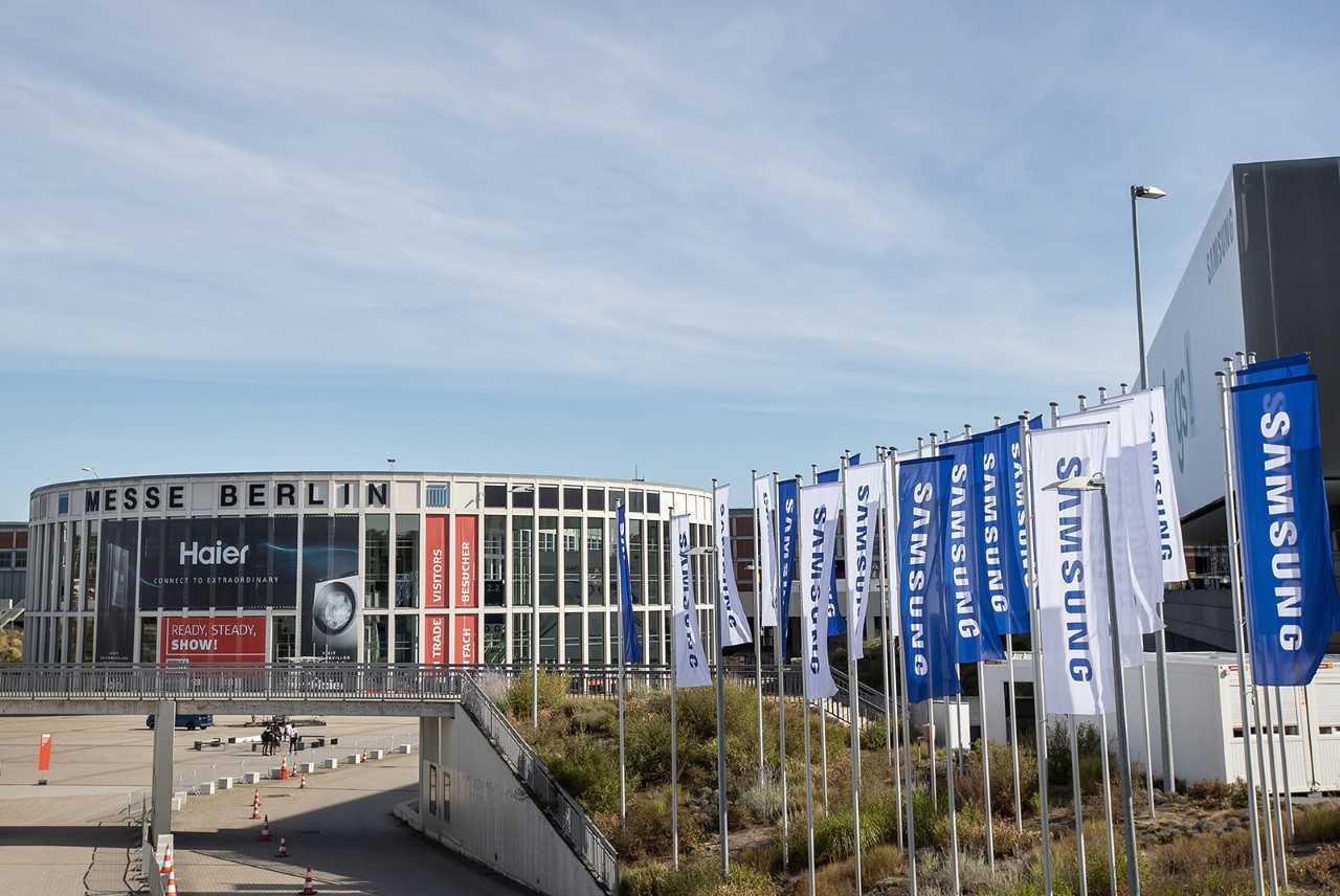 Samsung Electronics flags are installed near the Messe Berlin, the main venue for the IFA trade show, in Berlin on Thursday. (Samsung Electronics)