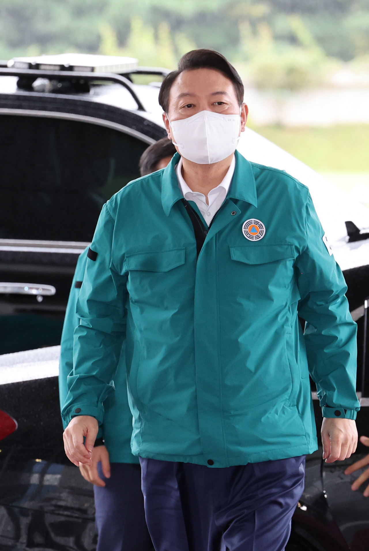 President Yoon Suk-yeol arrives for work on Monday. (Yonhap)