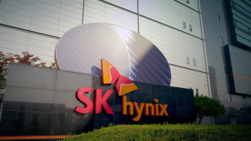 This photo shows SK hynix logo at the entrance gate of SK hynix's Cheongju fab. (SK hynix)