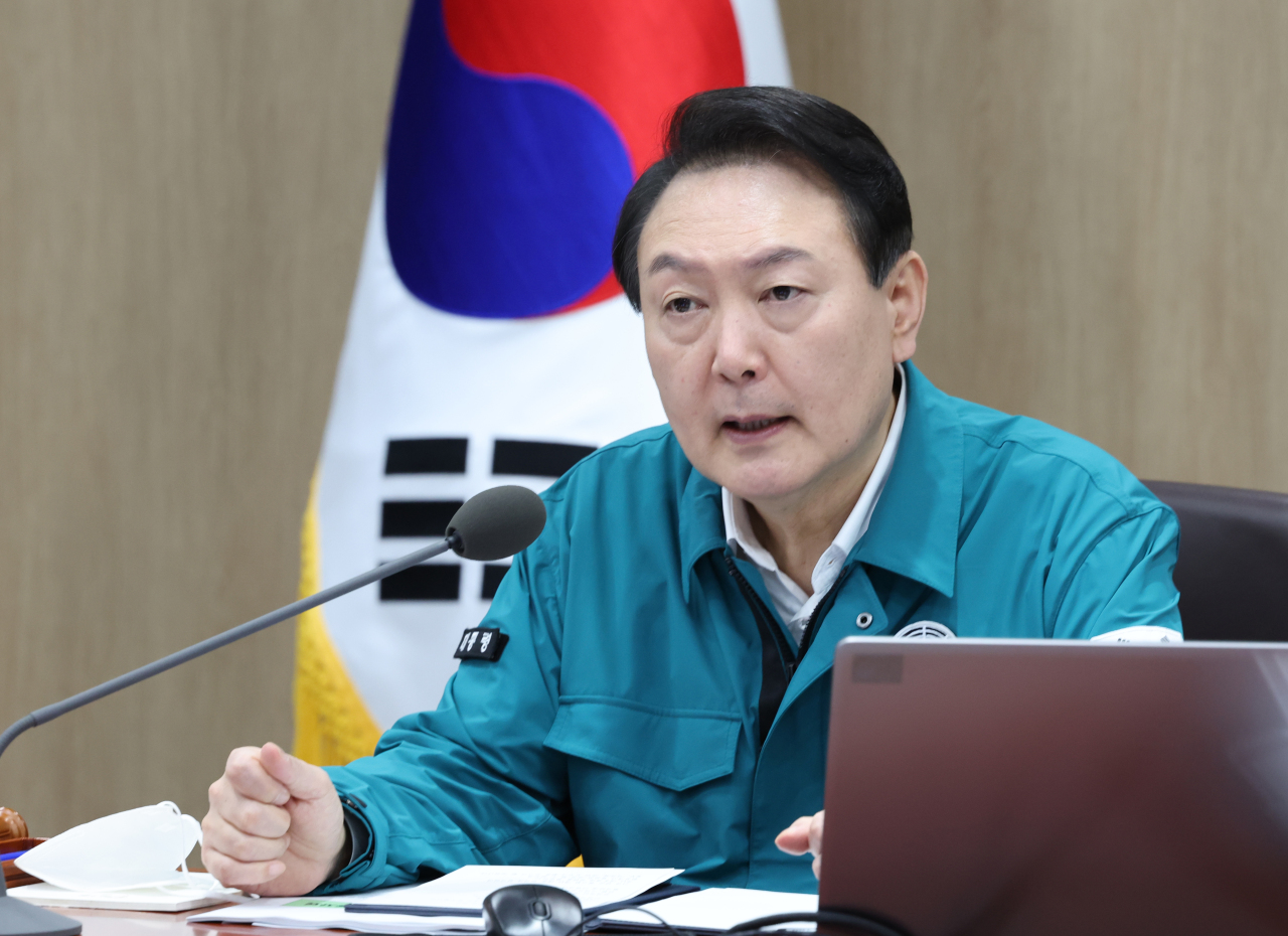 President Yoon Suk-yeol speaks during a Cabinet meeting at the presidential office in Yongsan-gu, Seoul. (Yonhap)