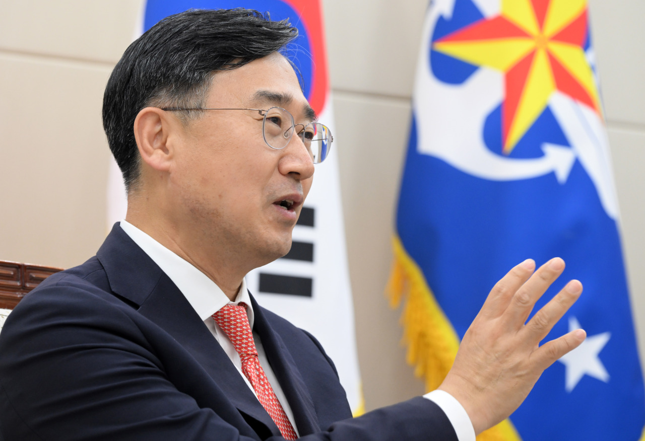 South Korea’s Vice Defense Minister Shin Beom-chul said speaks during an interview with The Korea Herald at the defense ministry building in Seoul on Tuesday. (Im Se-jun/The Korea Herald)