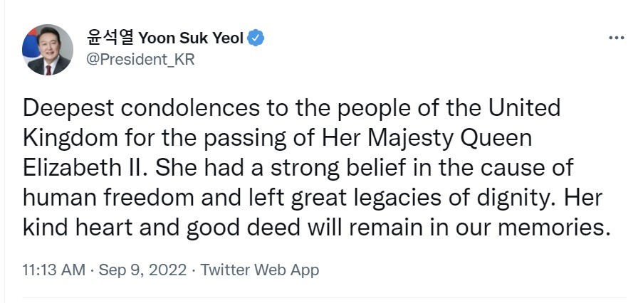 President Yoon Suk-yeol expresses condolences over the passing of Britain's Queen Elizabeth II (Screen capture of President Yoon Suk-yeol's Twitter)