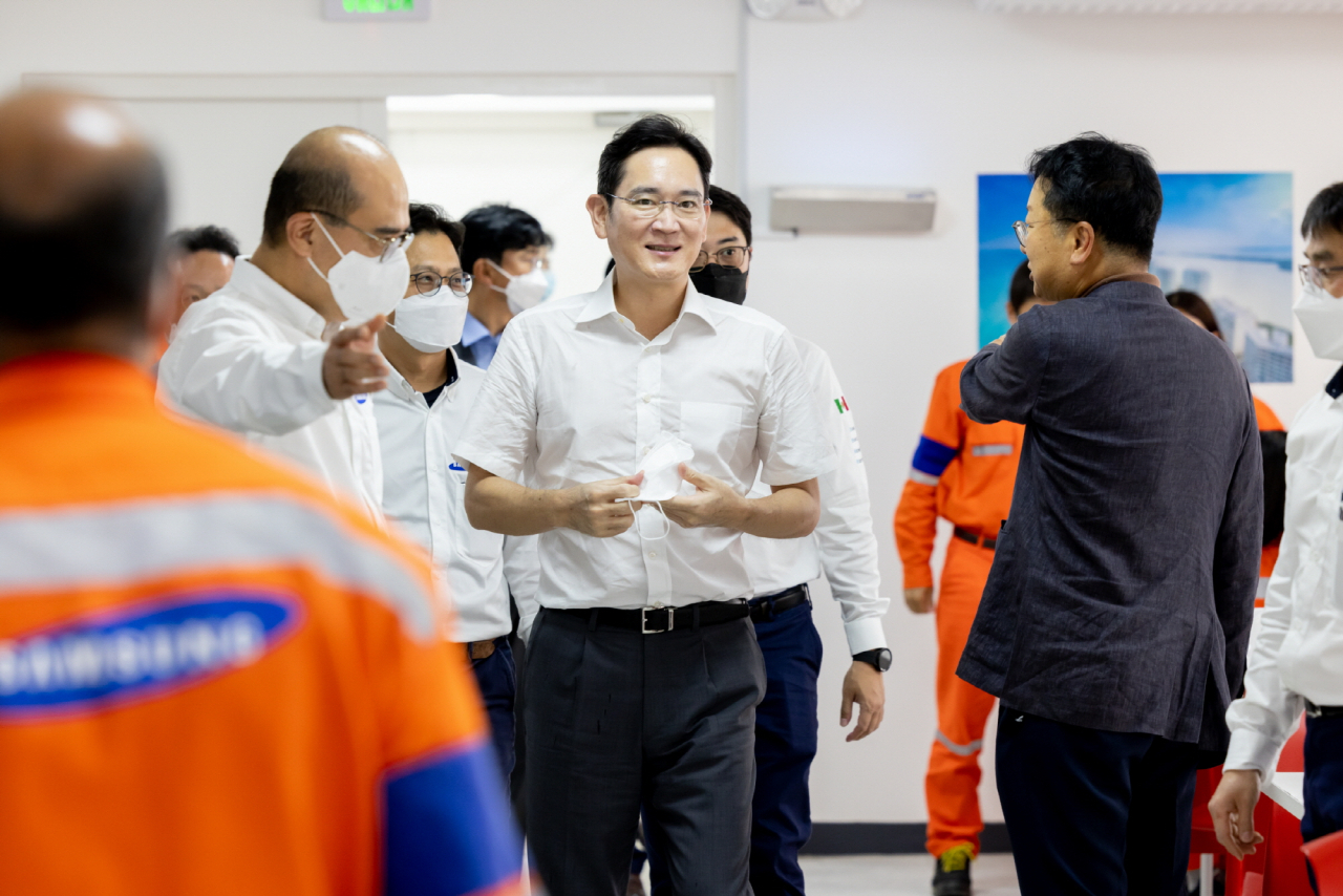 Samsung Electronics Vice Chairman Lee Jae-yong is seen visiting a refinery plant construction site in the port of Dos Bocas in Tabasco, Mexico, on Saturday. (Samsung Electronics)