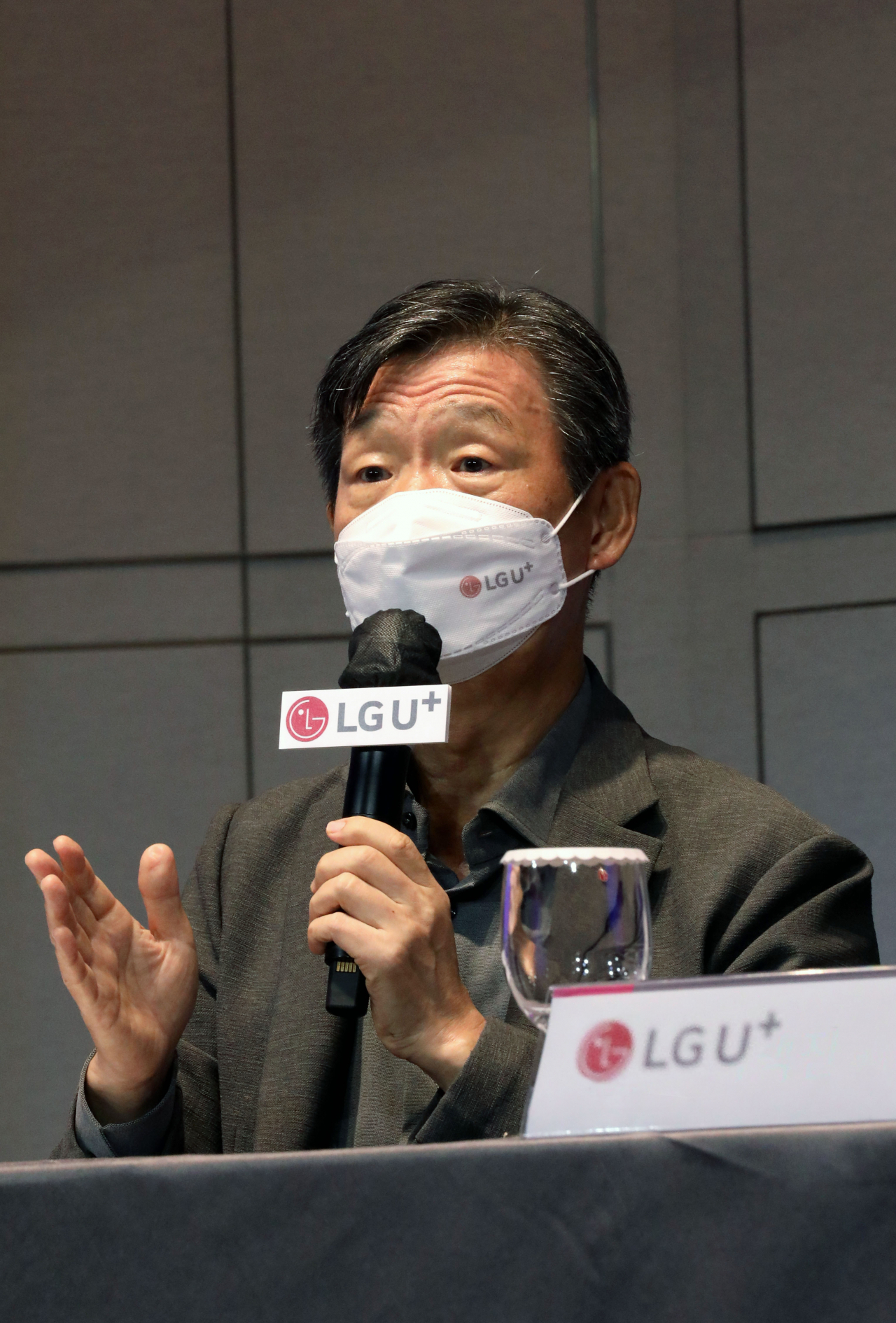 Hwang Hyeon-sik, LG Uplus president, speaks at a press conference held in Seoul on Thursday. (LG Uplus)