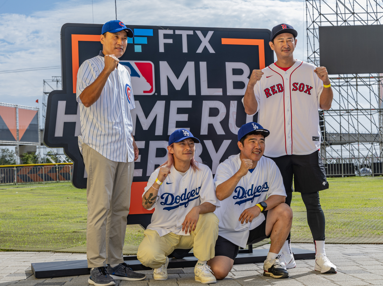 Participants of the FTX MLB Home Run Derby X pose for photos at Paradise City Hotel in Incheon, just west of Seoul, on Friday. From left: former Korea Baseball Organization (KBO) player Lee Seung-yuop, South Korean short track speed skater Kwak Yoon-gy, former KBO player Jeong Keun-woo and former KBO player Park Yong-taik. (Yonhap)