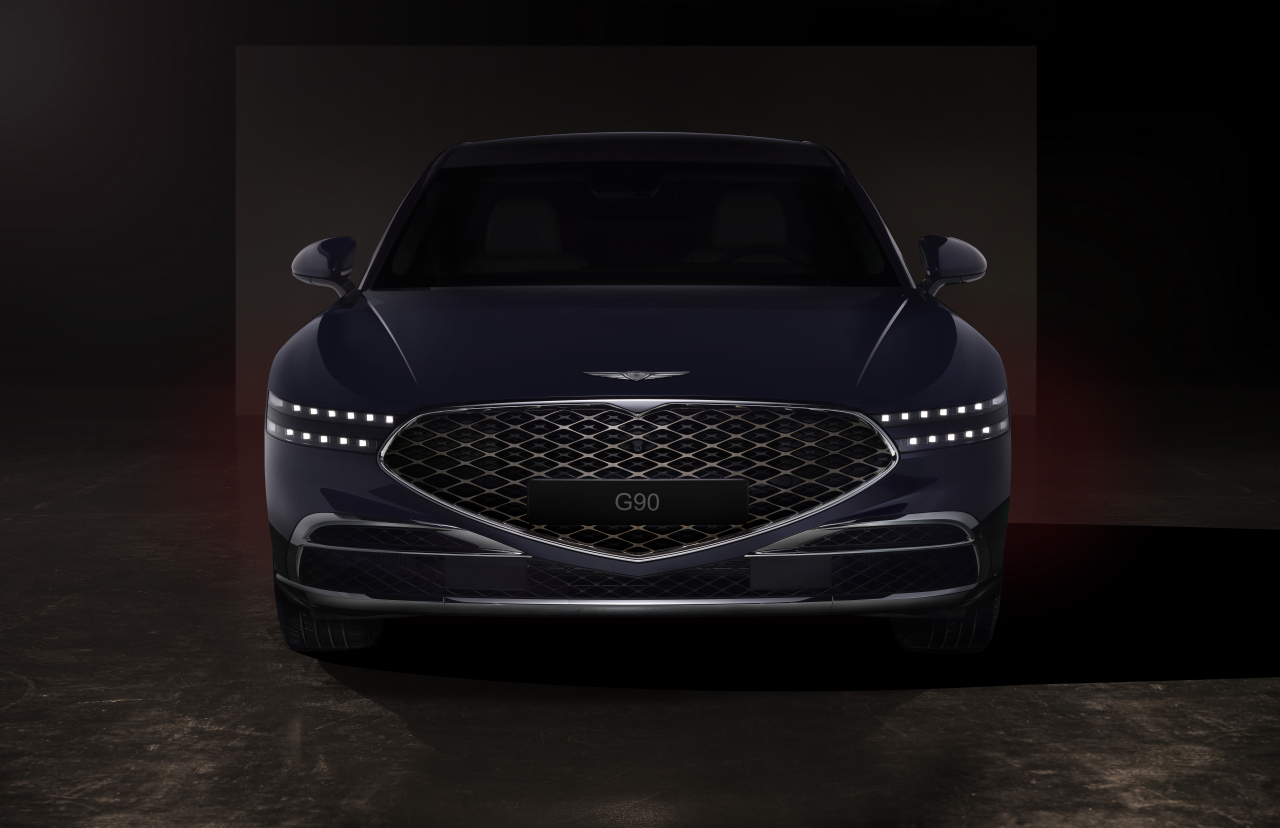 Face of G90 that represents Genesis emblem (Hyundai Motor)