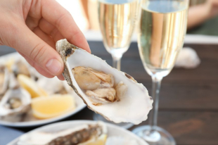 [리얼푸드] Beware of food poisoning even when the temperature drops, like eating raw oysters