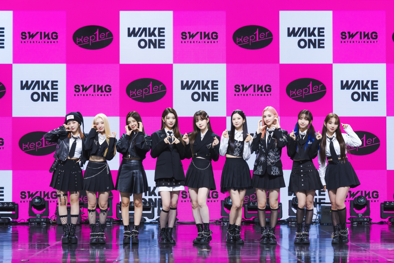 Kep1er poses during a press conference for its third EP, “Troubleshooter,” in Seoul on Thursday. (Wake One and Swing Entertainment)