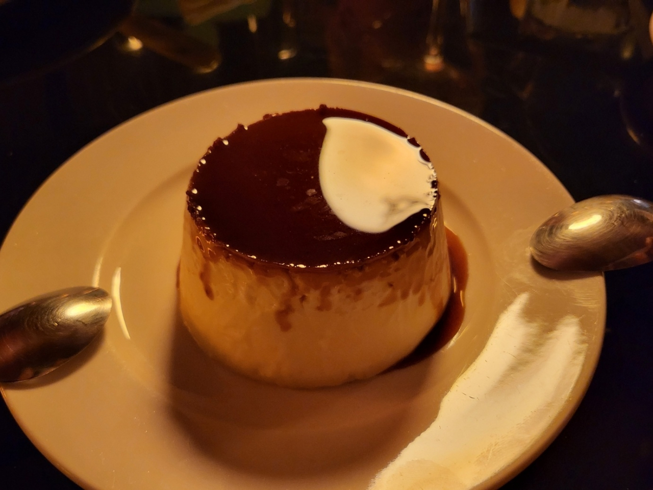 Hills and Europa's iconic pudding (Song Seung-hyun/The Korea Herald)