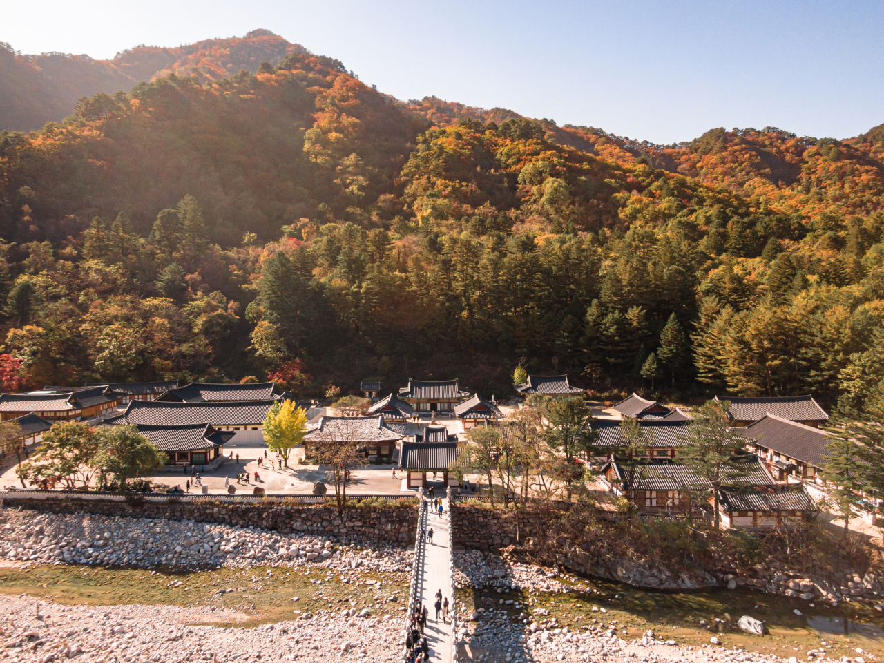 A panoramic view of Baekdamsa in Inje, Gangwon Province (Moment Studio-Korea Tourism Organization)