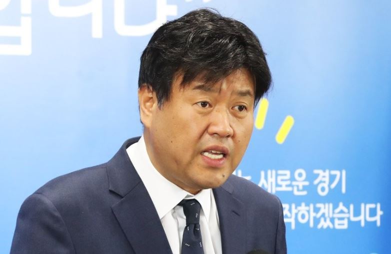 Kim Yong, deputy head of the Democratic Party-affiliated Institute for Democracy (Yonhap)