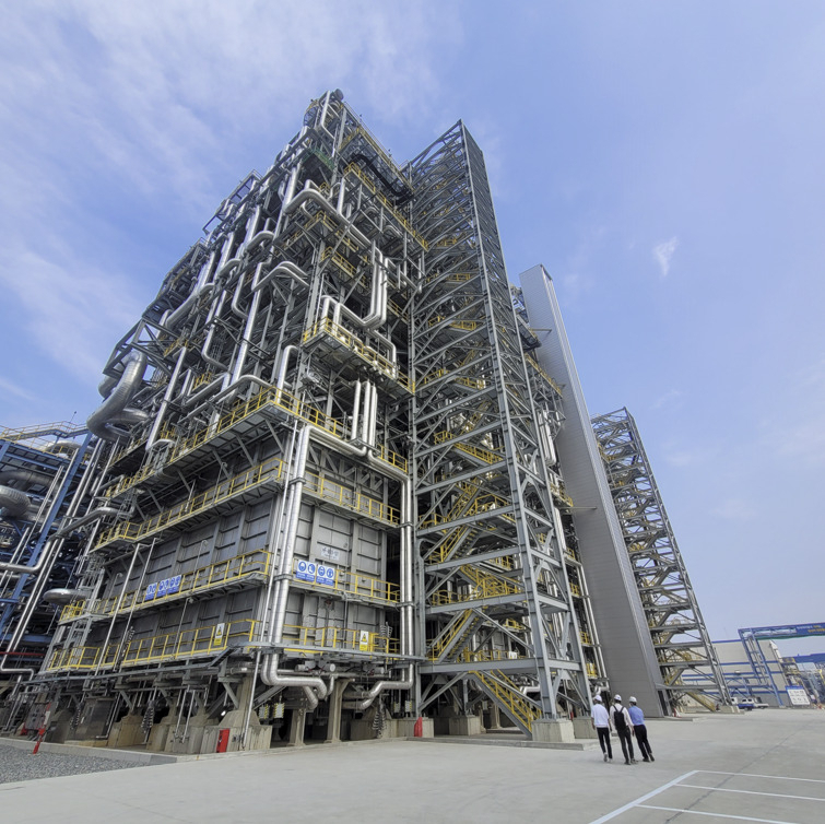 Hyundai Chemical's Hyundai feed Petrochemical Complex facilities within Hyundai Oilbank's Daesan Plant, located in Seosan, South Chuncheong Province. (Hyundai Oilbank)