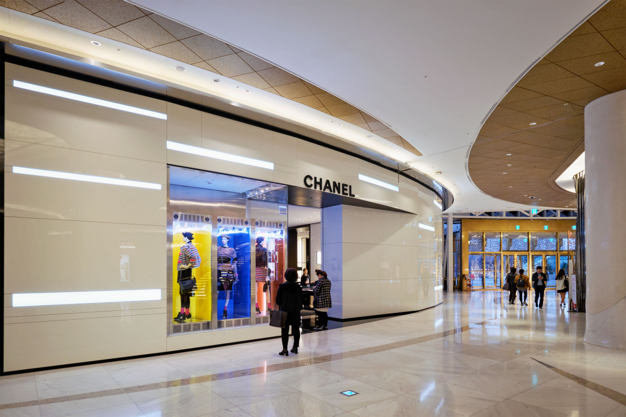 A Chanel outlet is located in Lotte Department Store's Avenuel in Jamsil, southeastern Seoul. (123rf)