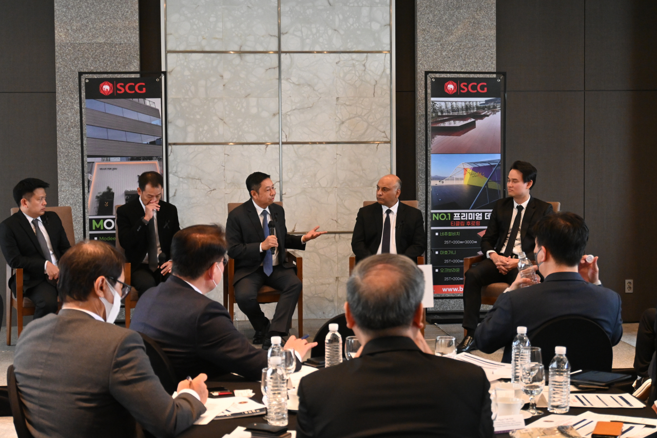 Attendees take part in a panel discussion at the SCG Business Seminar and roadshow co-hosted by the Thai Embassy and SCG. (Sanjay Kumar/The Korea Herald)