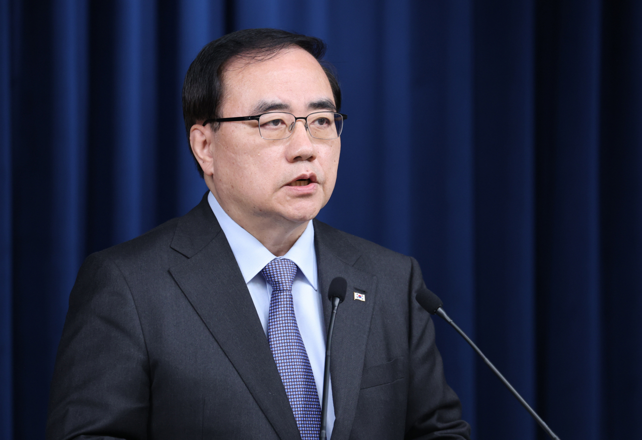 South Korea's national security adviser Kim Sung-han speaks at a press briefing at the presidential office in Seoul on Wednesday. (Yonhap)