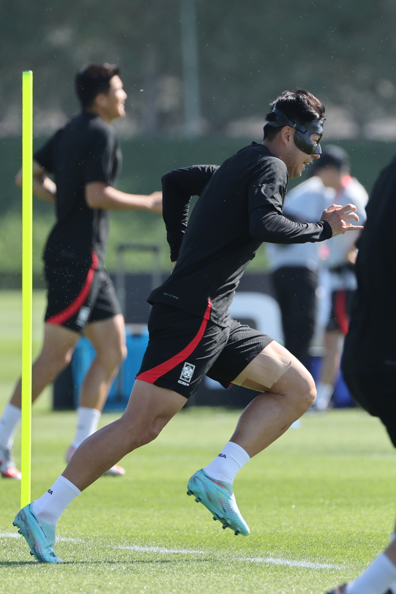 Son Heung-min of the South Korean national soccer team trains at the Al Egla Training Facility in Doha on Wednesday. (Yonhap)