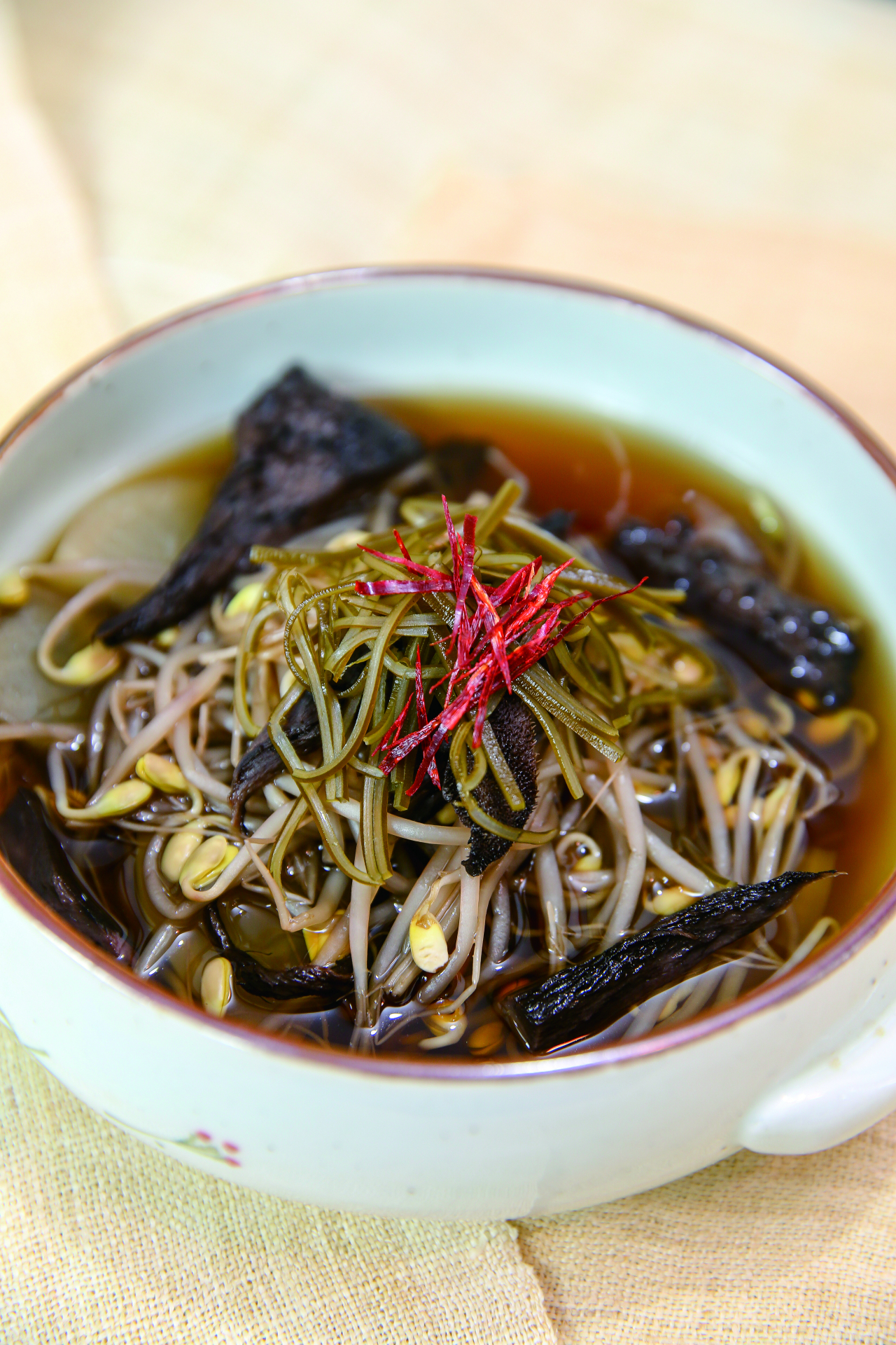 Black trumpet mushroom soup (Cultural Corps of Korean Buddhism)