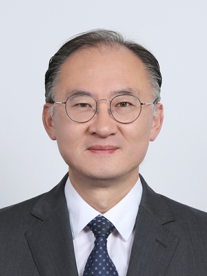 Hwang Jae-ho is a professor of international studies at the Hankuk University of Foreign Studies. He is also the director of the Institute for Global Strategy and Cooperation.