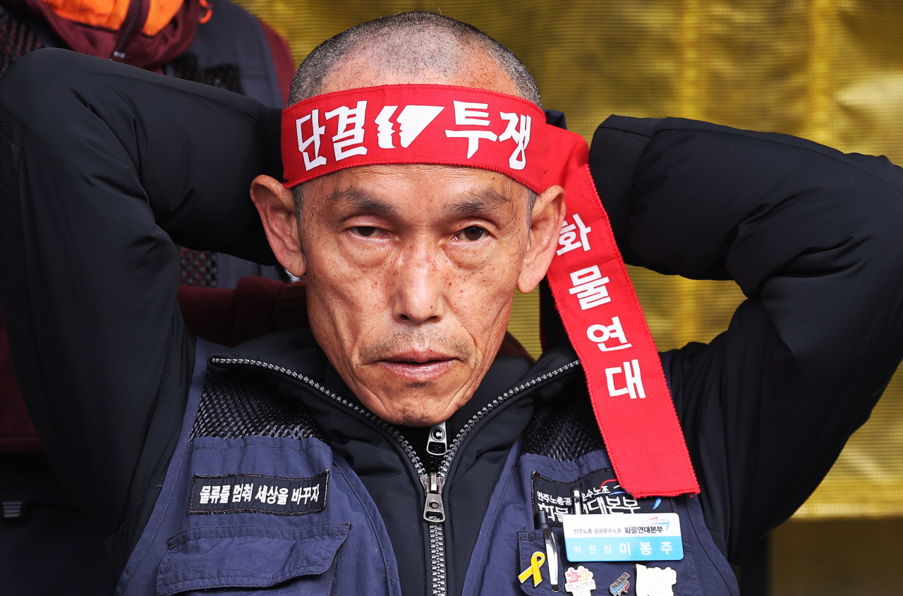Lee Bong-joo, leader of the Cargo Truckers Solidarity Union (Yonhap)