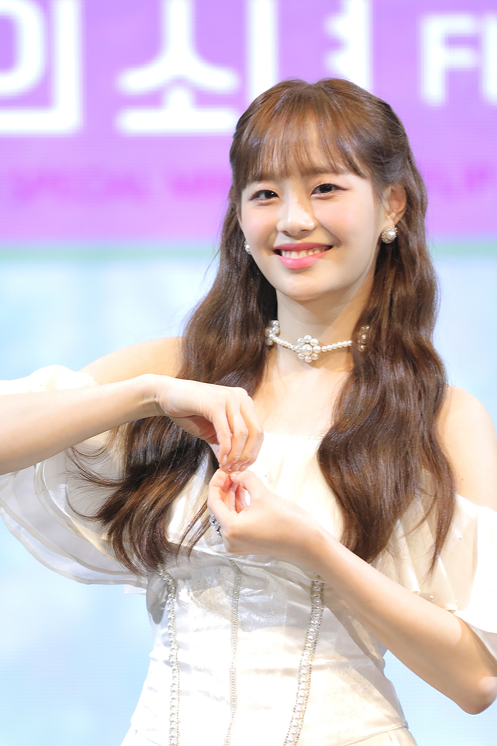 Chuu poses during Loona's press conference for its special album 