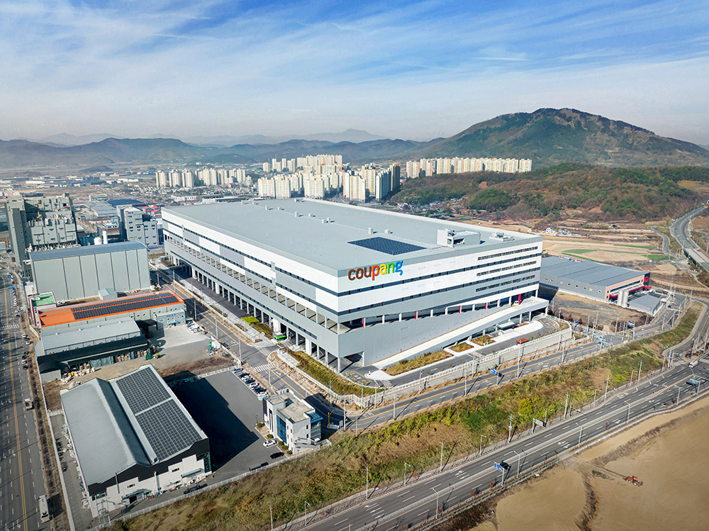 Coupang's fulfillment center in Daegu (Coupang)