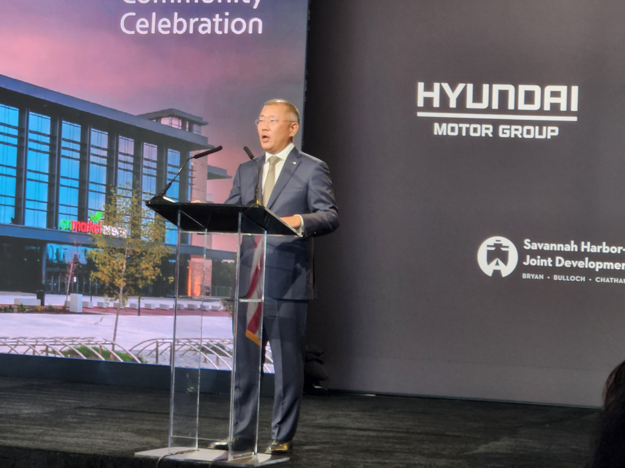 Hyundai Motor Group Chairman Chung Euisun speaks during the ground-breaking ceremony of Hyundai's Savannah EV plant on Oct. 25. (Yonhap)