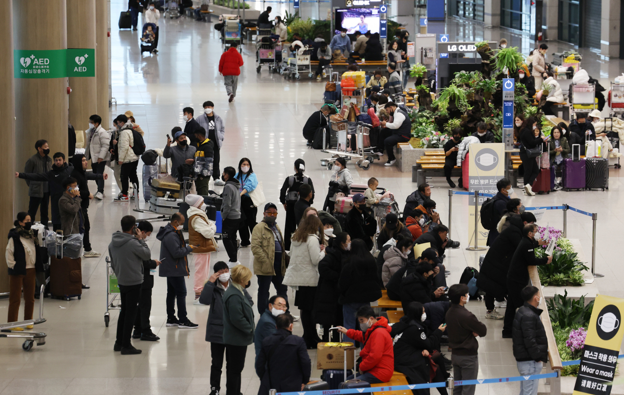 Incheon International Airport, west of Seoul, is full of travelers on Monday. (Yonhap)