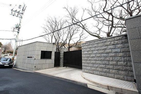 Shinsegae Chairwoman Lee Myeong-hee's mansion in Yongsan-gu, central Seoul (Yonhap)