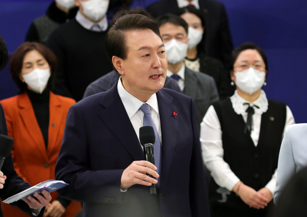 President Yoon Suk-yeol speaks at a meeting broadcast live held at Yeongbingwan, a reception hall at Cheong Wa Dae, a former presidential office, on Thursday. (Joint Press Corps)