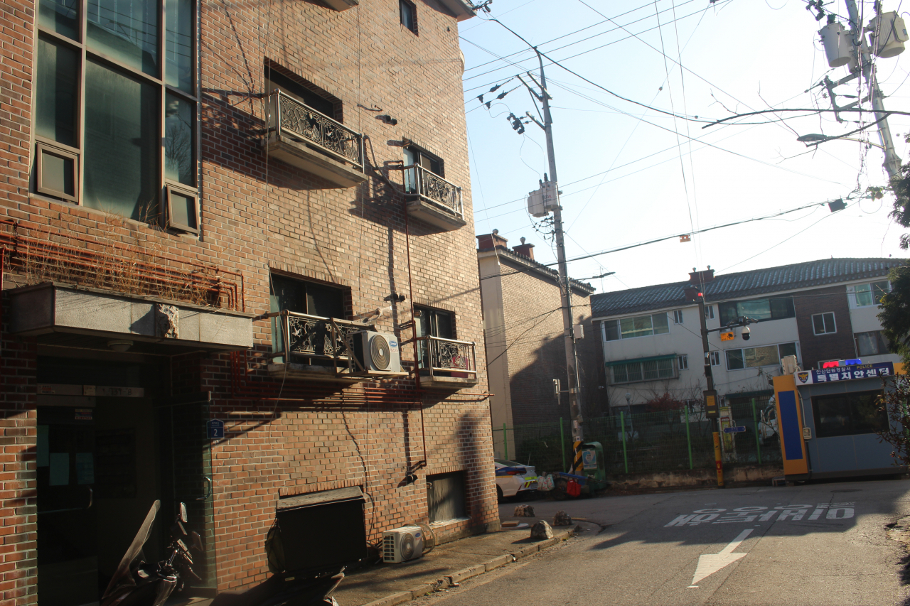 The residence of convicted child rapist Cho Doo-soon in Wa-dong, Ansan, Gyeonggi Province. Yoon Min-sik/The Korea Herald