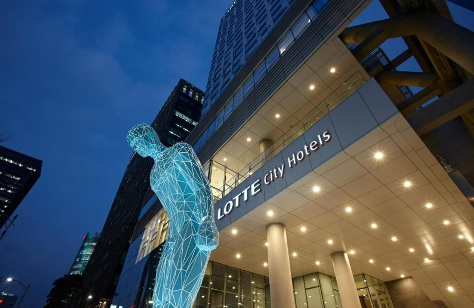 Lotte City Hotel in Myeong-dong, central Seoul (Lotte Hotel)