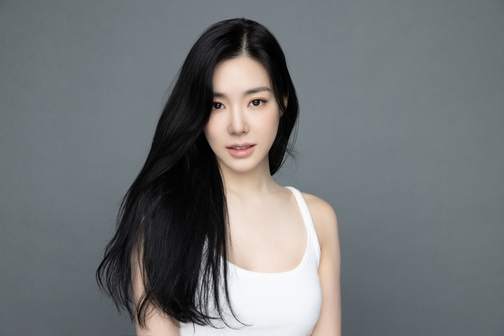 Korean American singer and actress Tiffany Young signed an exclusive contract with the agency Sublime. (Sublime)