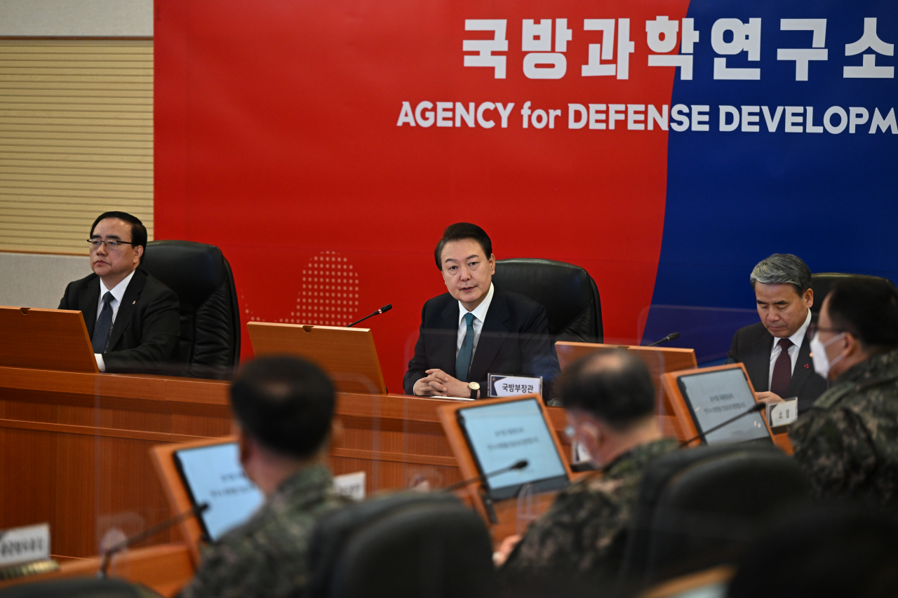 President Yoon Suk-yeol speaks at the Agency for Defense Development in Daejeon on Thursday morning. (Yonhap)
