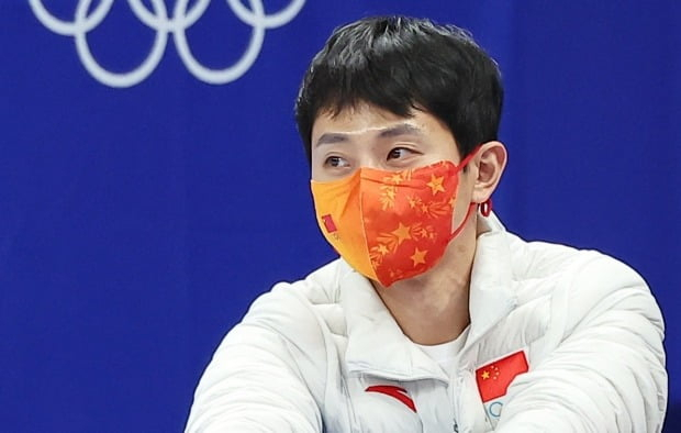 Viktor An, a South Korea-born short-track speed skating legend with 8 Olympic gold medals, was part of China's national team coaching staff during the 2022 Beijing Winter Games (Yonhap)