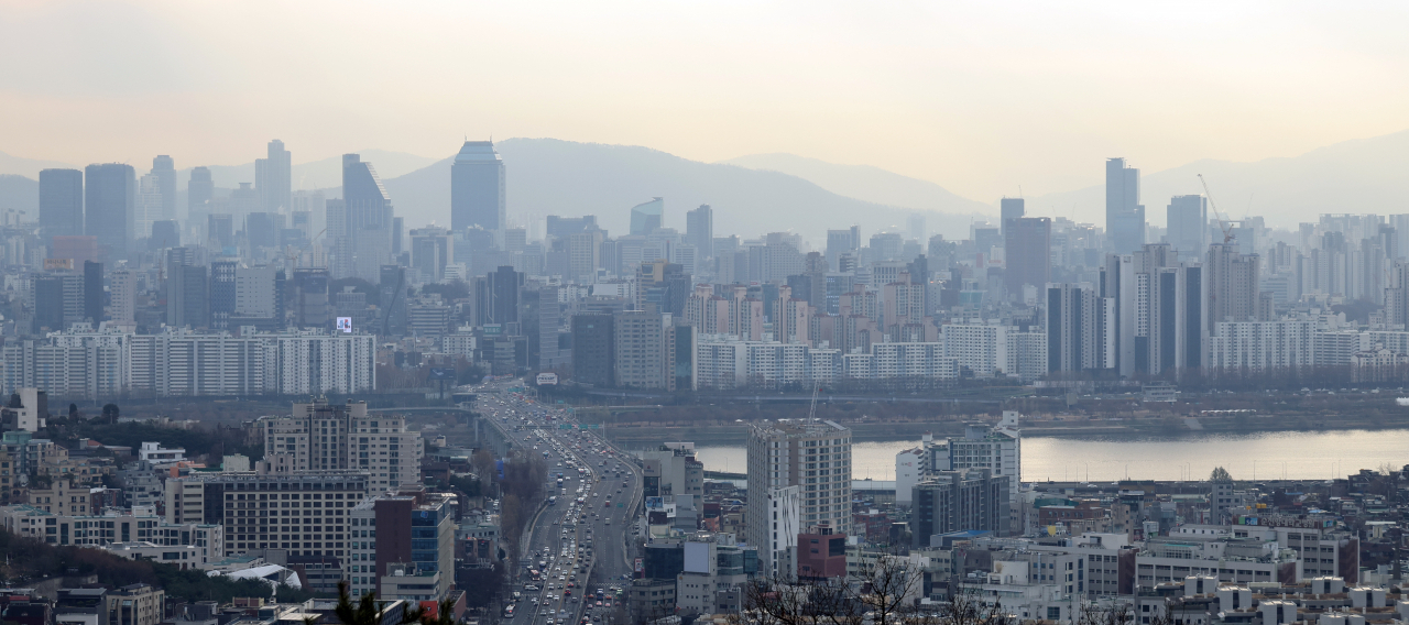 A Seoul skyline viewed from Namsan Park on Dec. 9, 2022. (Yonhap)