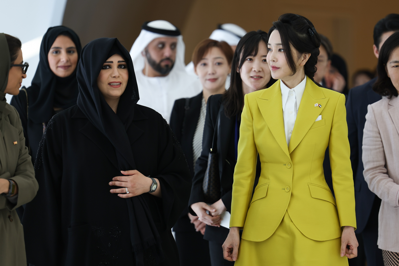 First lady Kim Keon Hee, who is in the United Arab Emirates invited by the UAE leader, visits the Museum of the Future in Dubai with Princess Sheikha Latifa bint Mohammed al Maktoum on Wednesday (local time). (Yonhap)
