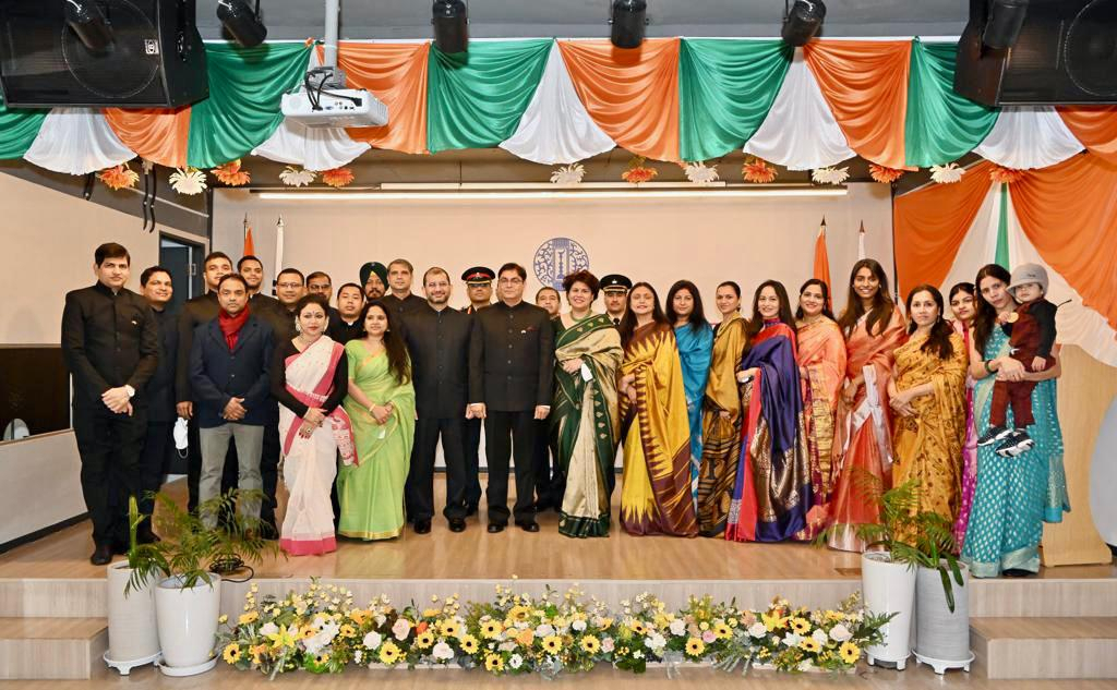 Indian Ambassador to Korea Amit Kumar (sixth from left), his wife, Surabhi Kumar (seventh from left), and embassy officials and their families pose for a group photo during the Republic Day gathering at the Indian Embassy in Yongsan-gu, Seoul, on Thursday. (Indian Embassy in Seoul)
