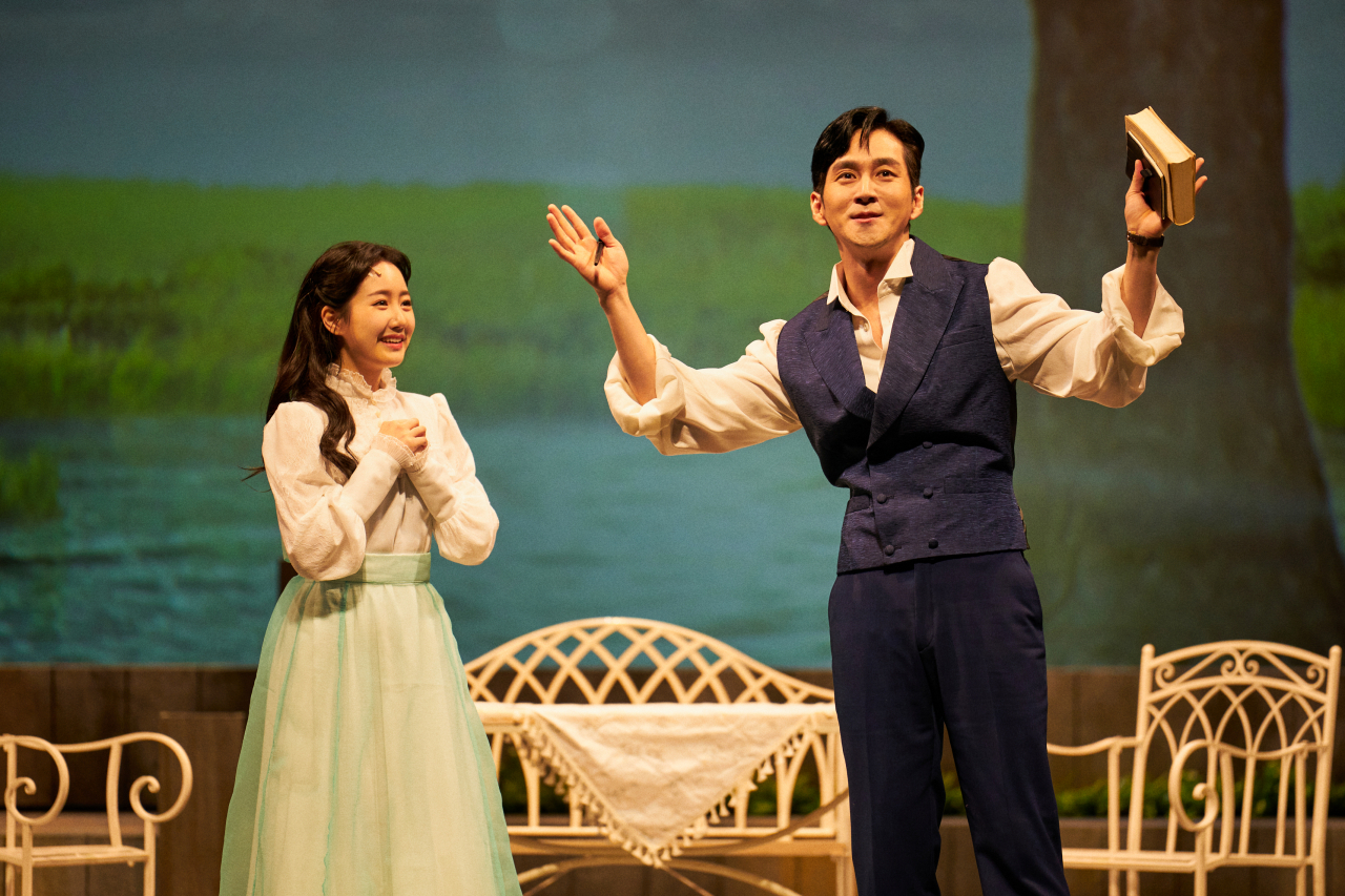 Jin Ji-hee (left) plays Nina and Kwon Hae-seong plays Trigorin in “The Seagull.” (ARC Co.)