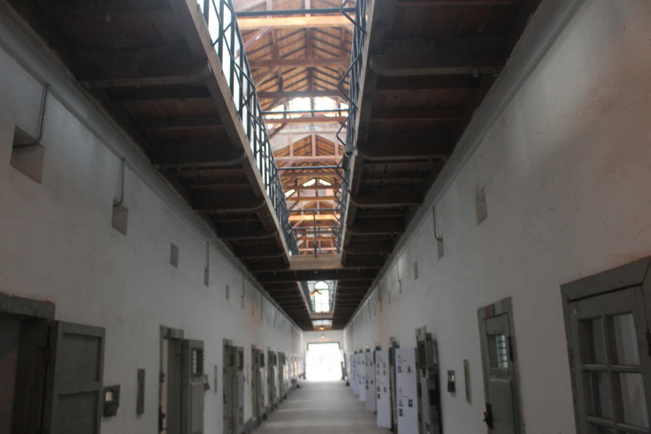 The cells inside Seodaemun Prison History Hall. (Yoon Min-sik/The Korea Herald)