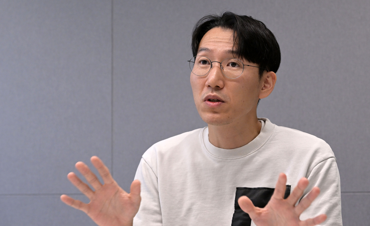 Kim Il-hee, the head of Portfolio Development Division at December & Company Inc., speaks during an interview with The Korea Herald held at the startup’s office in Yeoksam, southern Seoul on Tuesday. (Lee Sang-sub/The Korea Herald)