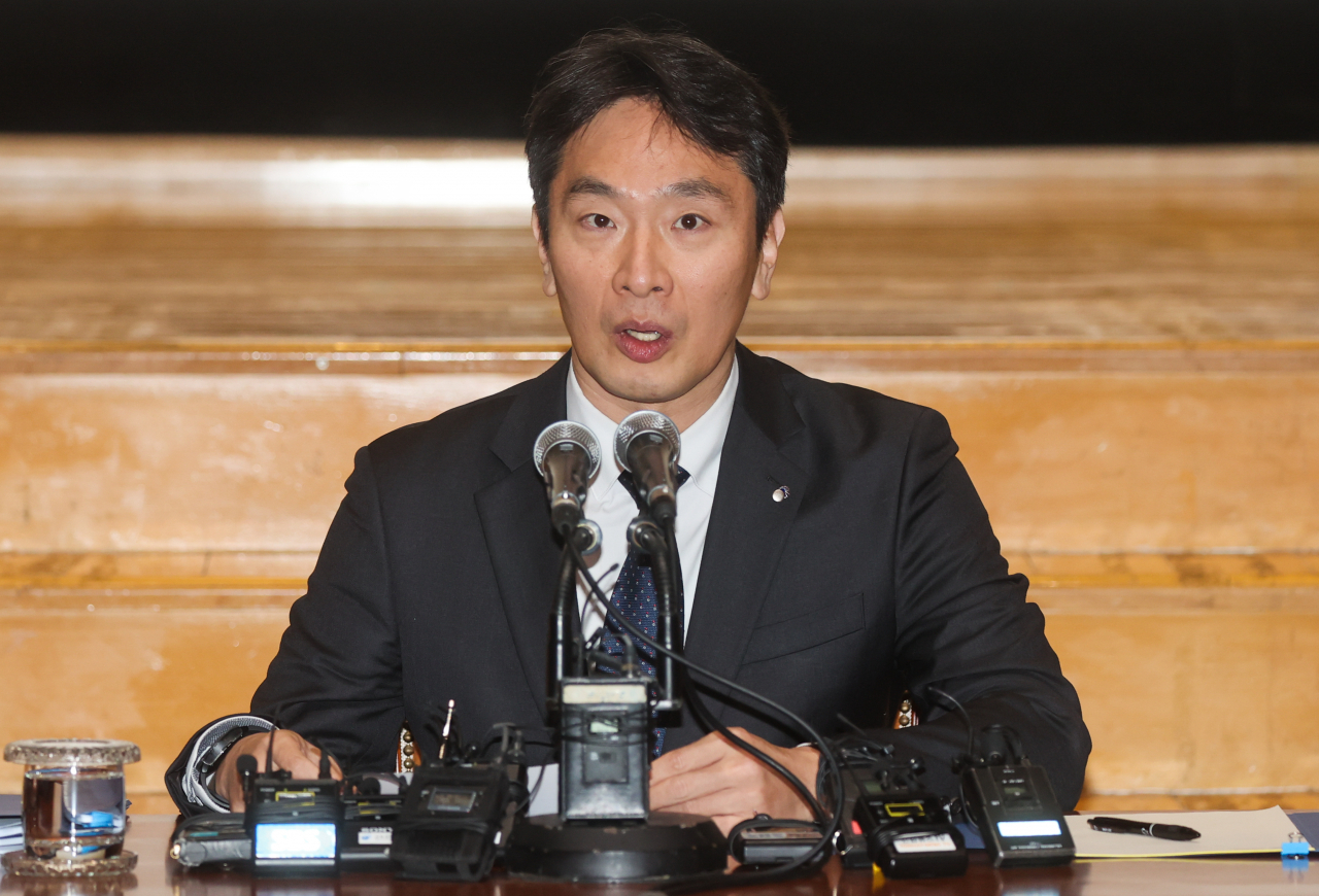 Lee Bok-hyun, chief of the Financial Supervisory Service, talks during a press conference held to announce its plans for 2023 at the financial watchdog's headquarters in Seoul, Monday. (Yonhap)