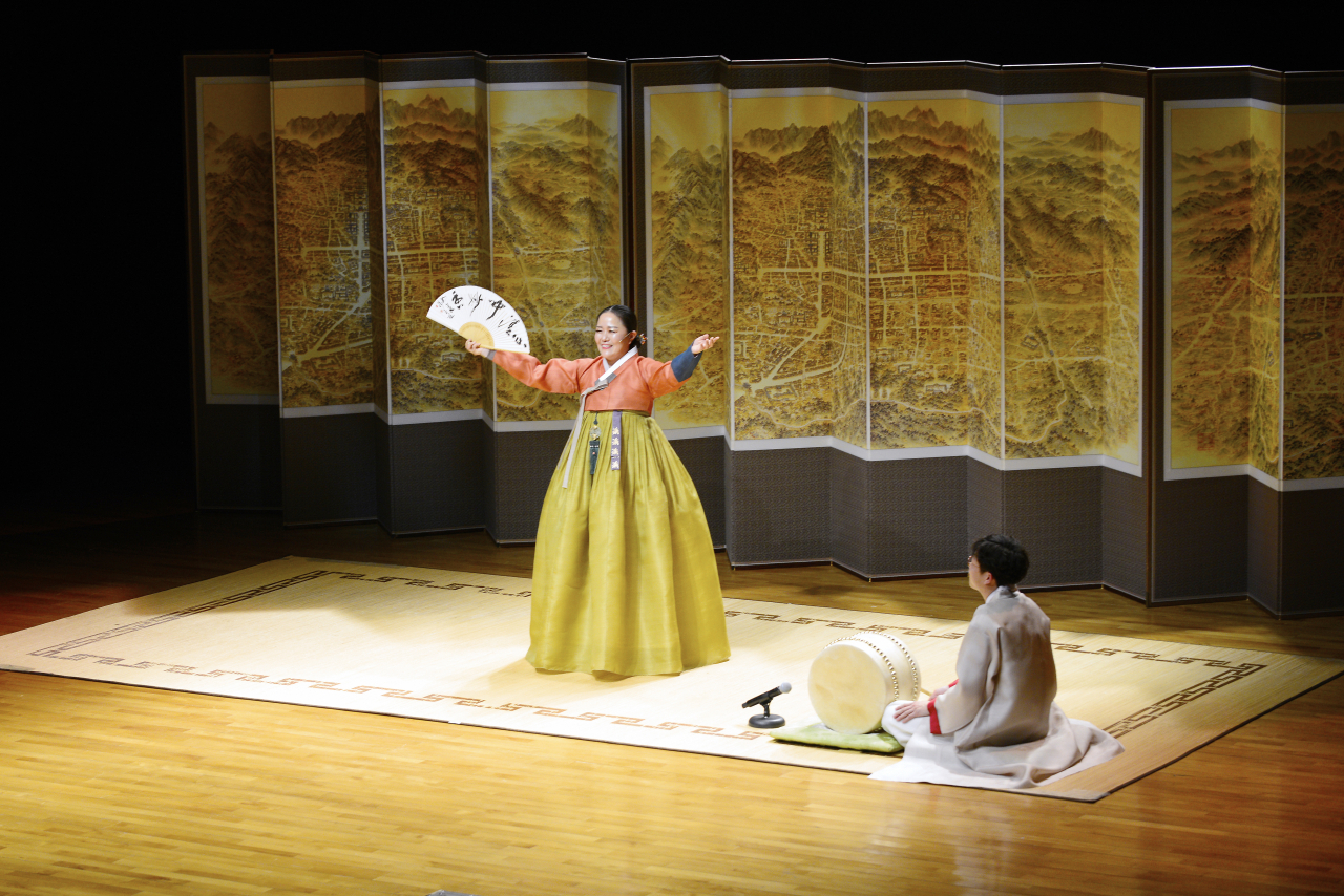 Min Hye-sung performs at Seoul Namsan Gugakdang, Saturday. (Beondi, Seoul Namsan Gugakdang)
