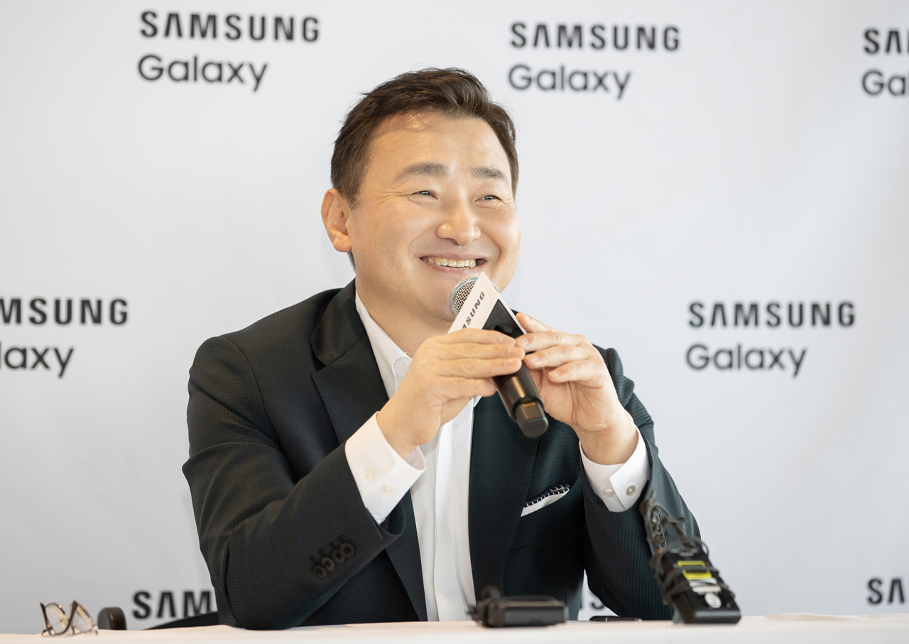 Samsung Electronics President Roh Tae-moon speaks at a press conference held in San Francisco on Feb. 1, following the Samsung Galaxy Unpacked 2023 event. (Samsung Electronics)