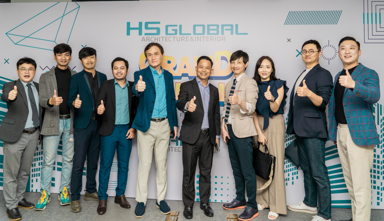 Hanlim Architecture Group Chairman Park Jin-sun and officials from Saison Group and Hanlim Architecture pose at the opening ceremony of the Hanlim Cambodia HS Global office on Friday. (Hanlim Architecture Group)