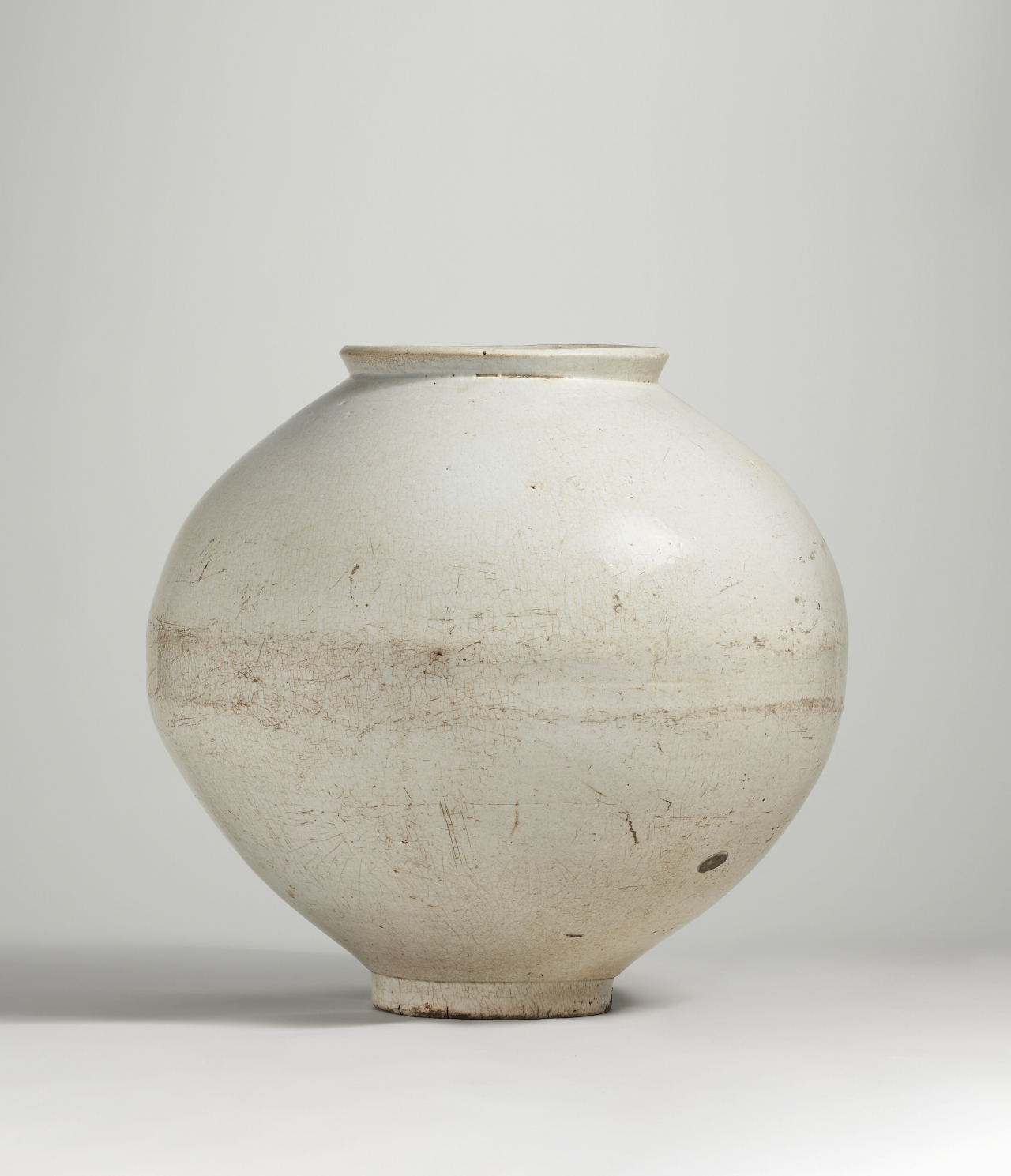 A white porcelain moon jar from the 18th century (Christie's)